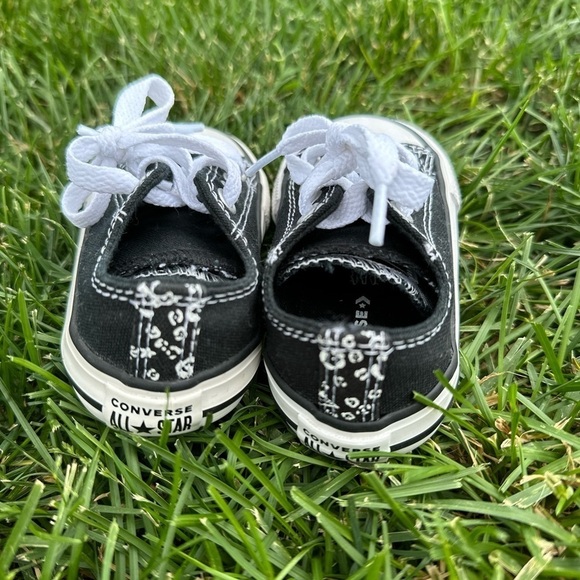 Converse Chucks Toddler/Infant Size 5 Allstar Shoes Black and white. Never worn - Picture 2 of 6